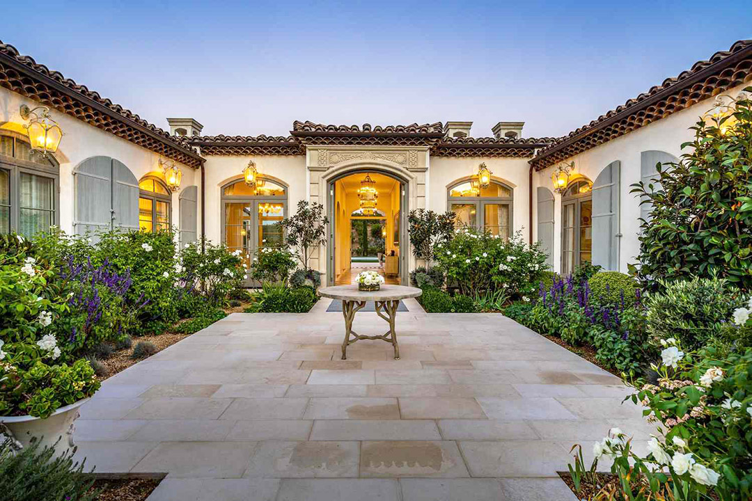 luxury-mansion-royal-retreatments-luxury-retreat-for-women